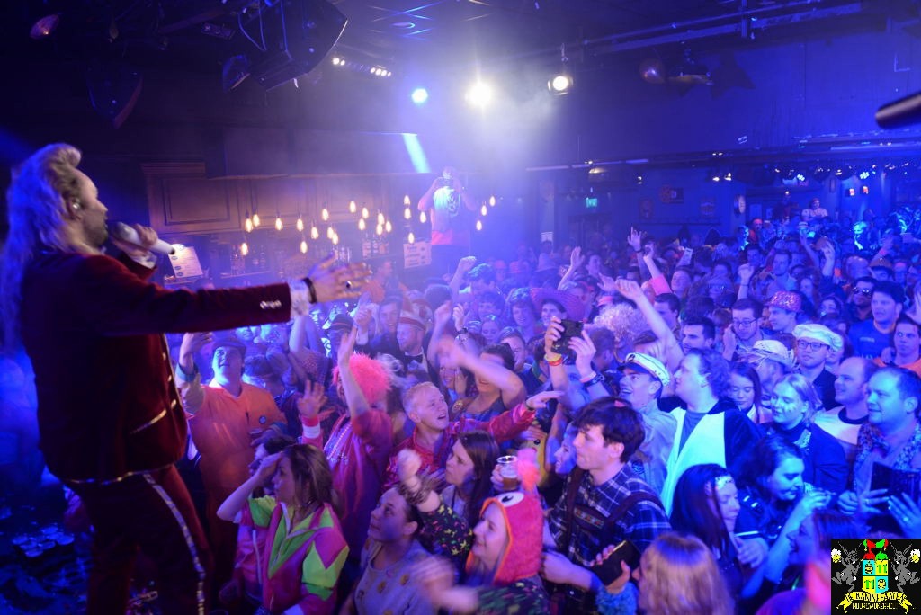 ../Images/Carnavals maandagavond in VdG 114.jpg
